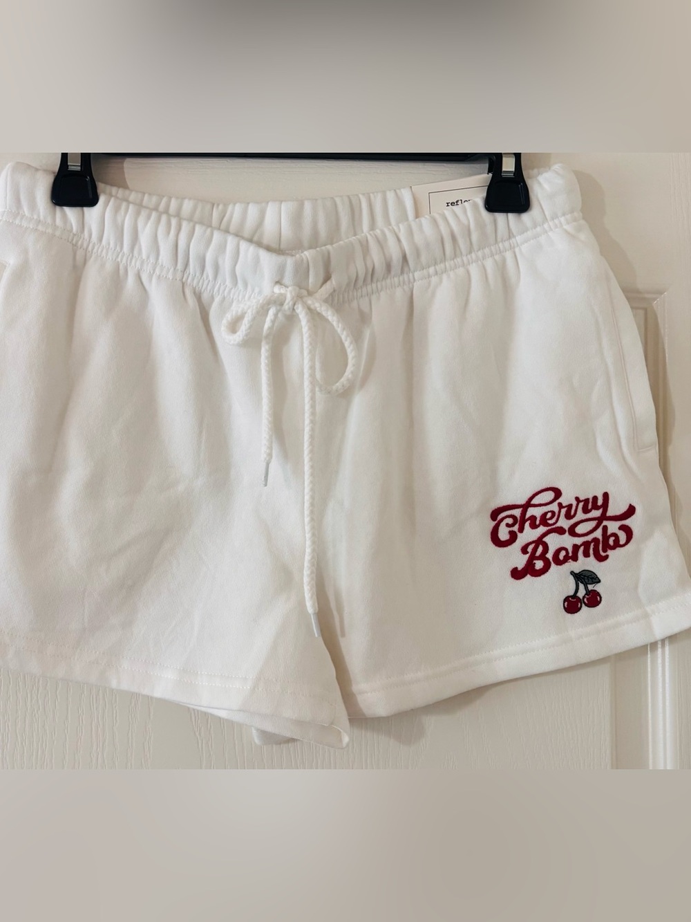 NWT Reflex Cherry Bomb Embroidered Ultra Soft Longe Set | Size Medium - Picture 2 of 9
